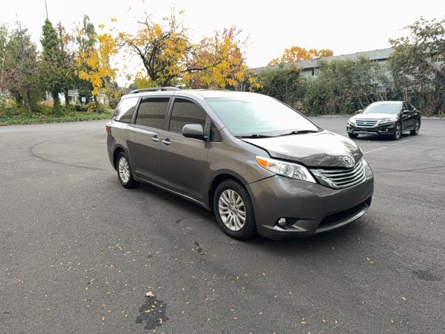 2016 TOYOTA SIENNA XLE, 