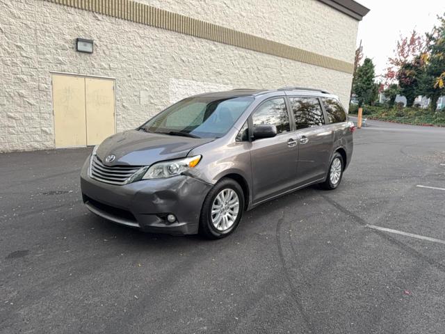 5TDYK3DC5GS726222 - 2016 TOYOTA SIENNA XLE CHARCOAL photo 2