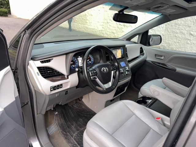 5TDYK3DC5GS726222 - 2016 TOYOTA SIENNA XLE CHARCOAL photo 9