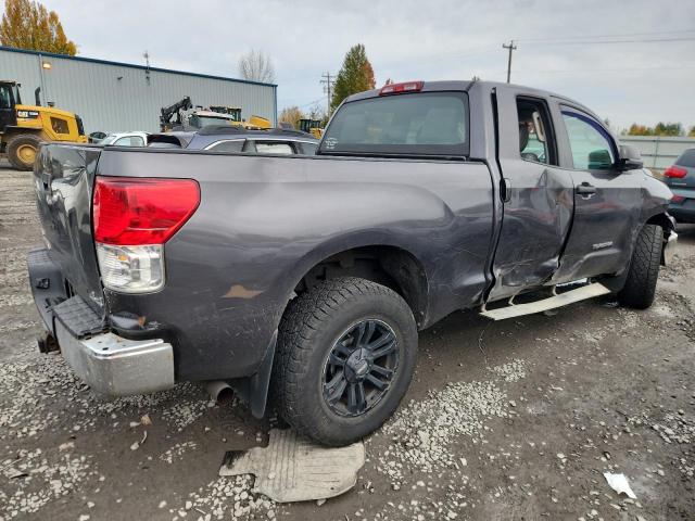 5TFUM5F1XBX025095 - 2011 TOYOTA TUNDRA DOUBLE CAB SR5 GRAY photo 3