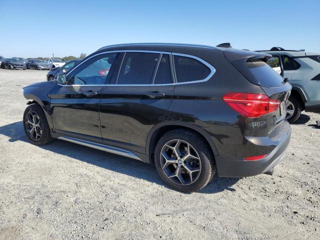 WBXHT3C50K5L89587 - 2019 BMW X1 XDRIVE28I BLACK photo 2