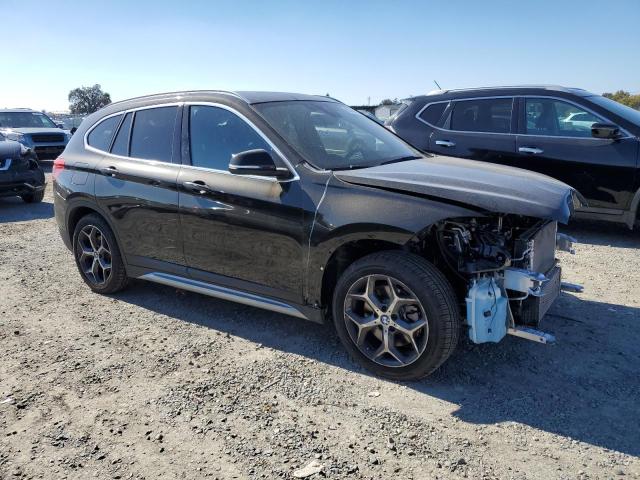 WBXHT3C50K5L89587 - 2019 BMW X1 XDRIVE28I BLACK photo 4