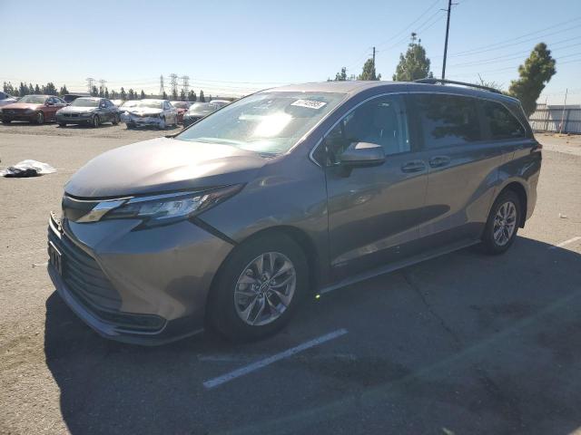 2021 TOYOTA SIENNA LE, 