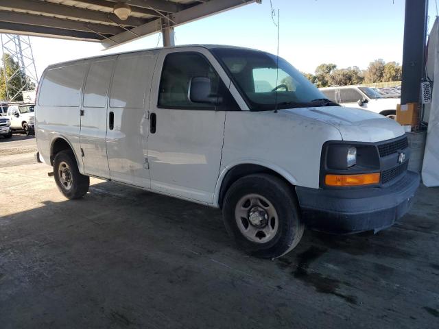 1GCFG15X381104344 - 2008 CHEVROLET EXPRESS WHITE photo 4