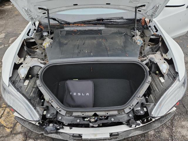 5YJSA1E59NF469838 - 2022 TESLA MODEL S Beyaz fotoğraf 11