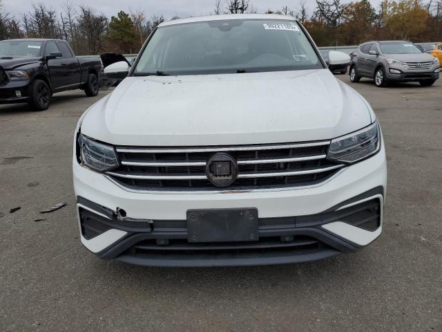 3VV2B7AX5NM075015 - 2022 VOLKSWAGEN TIGUAN SE أبيض صورة 5