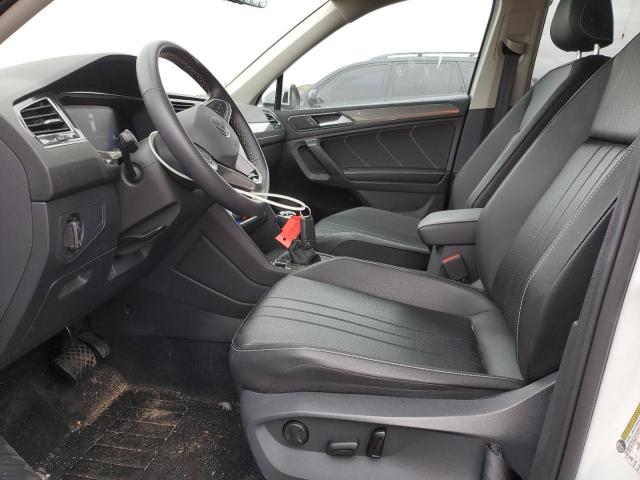 3VV2B7AX5NM075015 - 2022 VOLKSWAGEN TIGUAN SE أبيض صورة 7