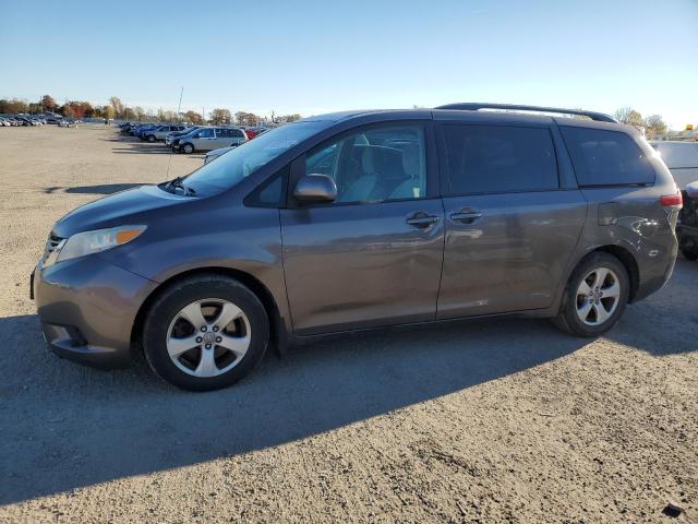 2013 TOYOTA SIENNA LE, 