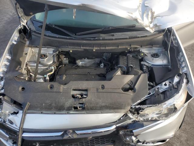 JA4AP3AW3JU012698 - 2018 MITSUBISHI OUTLANDER ES ვერცხლისფერი ფოტო 12