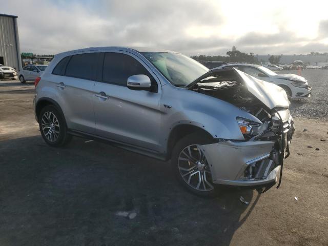 JA4AP3AW3JU012698 - 2018 MITSUBISHI OUTLANDER ES ვერცხლისფერი ფოტო 4