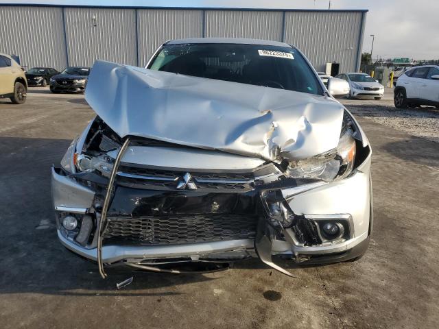 JA4AP3AW3JU012698 - 2018 MITSUBISHI OUTLANDER ES ვერცხლისფერი ფოტო 5