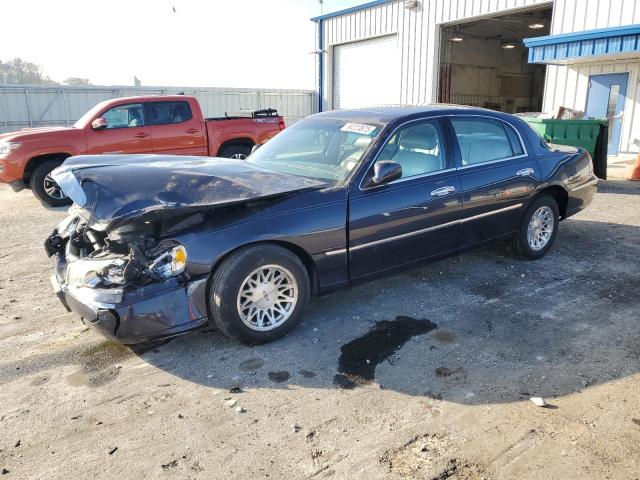 1999 LINCOLN TOWN CAR SIGNATURE, 