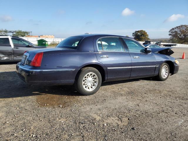 1LNHM82W9XY691057 - 1999 LINCOLN TOWN CAR SIGNATURE Синій фото 3