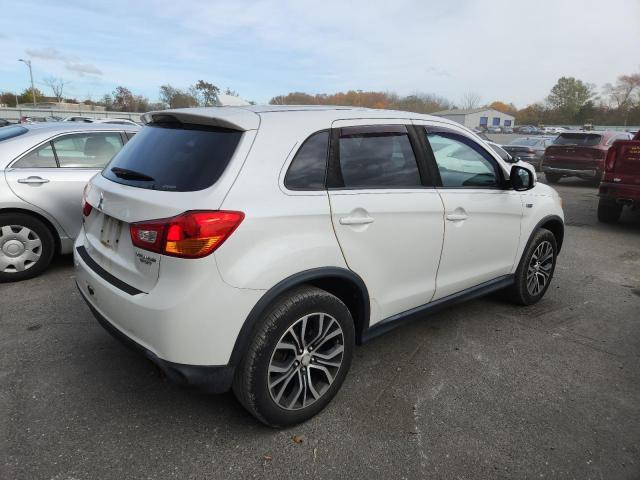 JA4AR3AU2HZ059128 - 2017 MITSUBISHI OUTLANDER ES WHITE photo 3