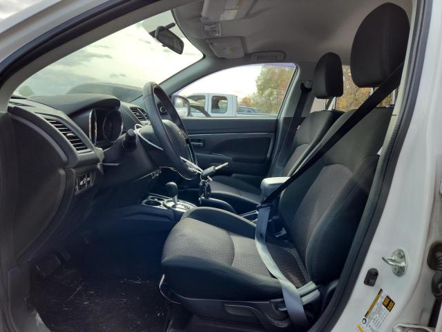 JA4AR3AU2HZ059128 - 2017 MITSUBISHI OUTLANDER ES WHITE photo 7