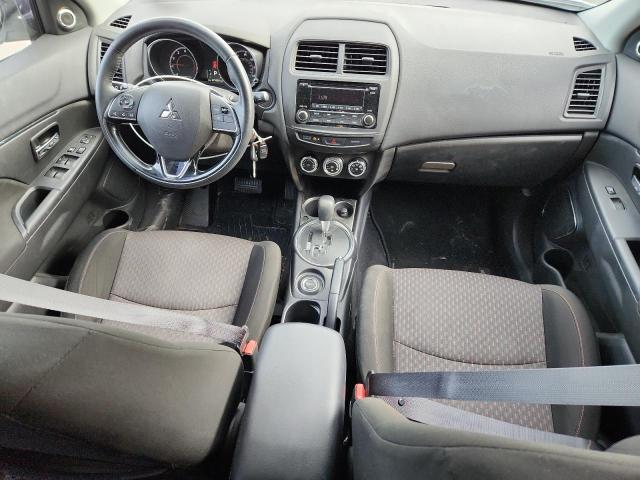 JA4AR3AU2HZ059128 - 2017 MITSUBISHI OUTLANDER ES WHITE photo 8