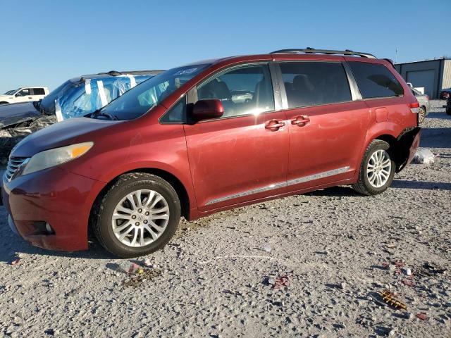 2011 TOYOTA SIENNA XLE, 