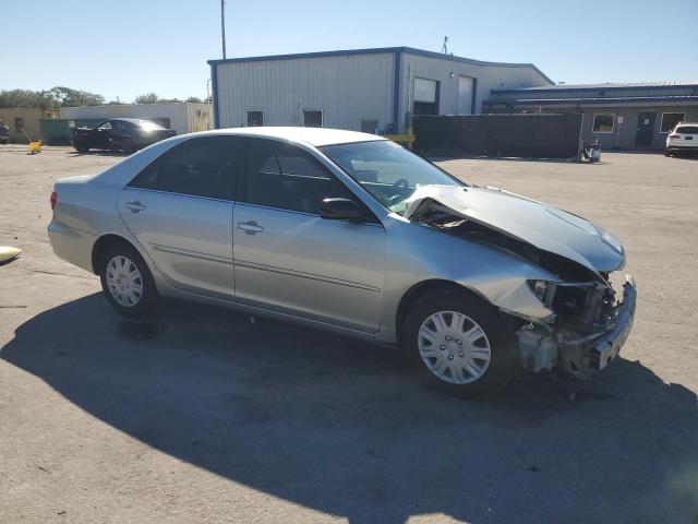 JTDBE32K253027880 - 2005 TOYOTA CAMRY LE SILVER photo 4