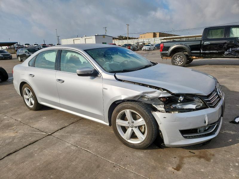 1VWAT7A37FC112926 - 2015 VOLKSWAGEN PASSAT S 银色 照片 4