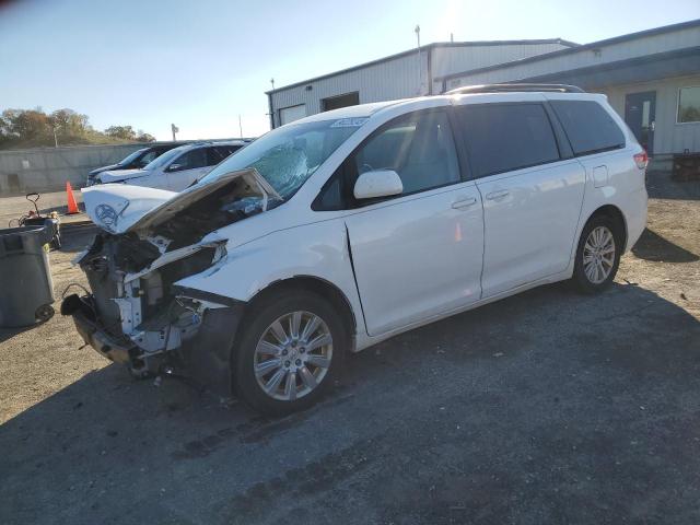 2013 TOYOTA SIENNA LE, 