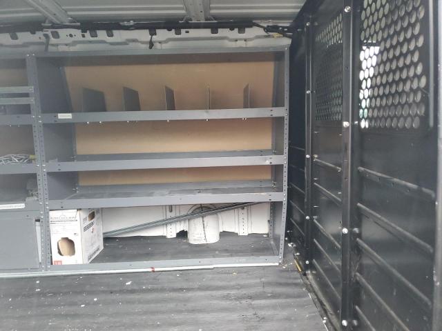 1GCWGAFG2J1907411 - 2018 CHEVROLET EXPRESS G2 WHITE photo 11