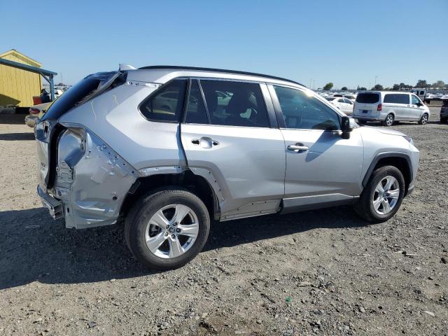 2T3P1RFV2MC250314 - 2021 TOYOTA RAV4 XLE 银色 照片 3