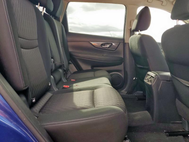 KNMAT2MT3JP551446 - 2018 NISSAN ROGUE S Синий фото 11