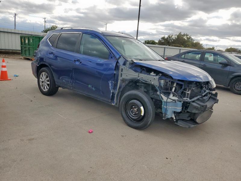 KNMAT2MT3JP551446 - 2018 NISSAN ROGUE S Синий фото 4