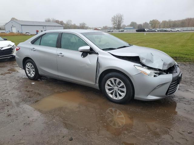 4T1BF1FK6FU887980 - 2015 TOYOTA CAMRY LE 银色 照片 4