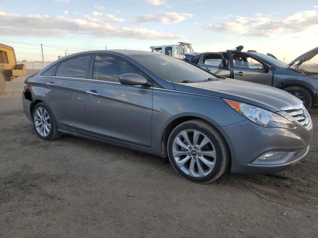 5NPEC4AC3DH768335 - 2013 HYUNDAI SONATA SE SILVER photo 4