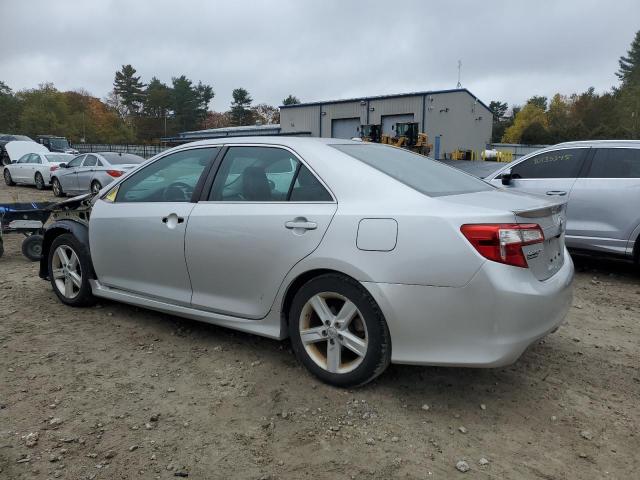4T1BF1FK8CU143261 - 2012 TOYOTA CAMRY BASE SILVER photo 2