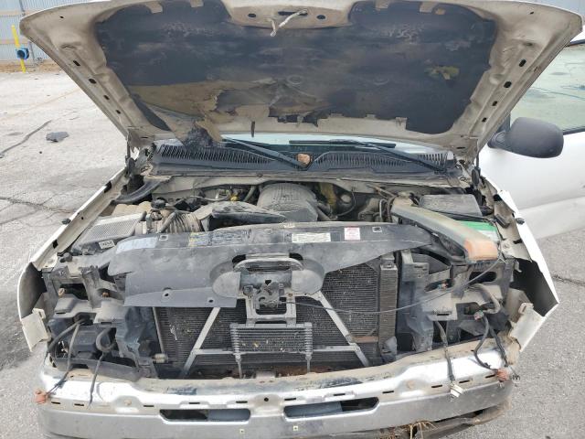 1GCHC24U64E355427 - 2004 CHEVROLET SILVERADO C2500 HEAVY DUTY WHITE photo 11