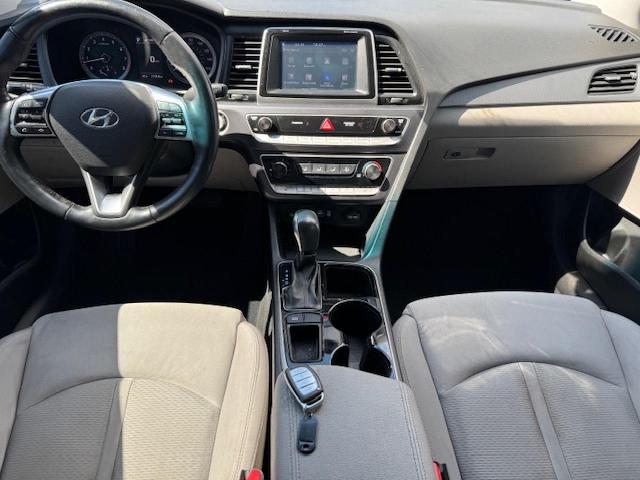 5NPE34AF6JH599143 - 2018 HYUNDAI SONATA SPORT Argent photo 8