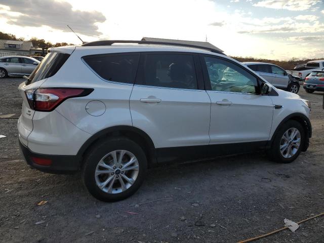 1FMCU9GD6HUD25962 - 2017 FORD ESCAPE SE WHITE photo 3