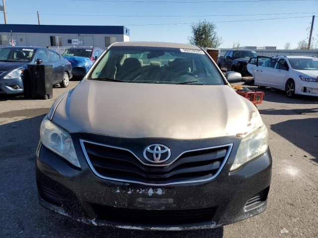 4T1BF3EK0BU225836 - 2011 TOYOTA CAMRY BASE Marrón foto 5