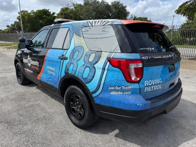 1FM5K8ARXJGA45978 - 2018 FORD EXPLORER POLICE INTERCEPTOR أسود صورة 2