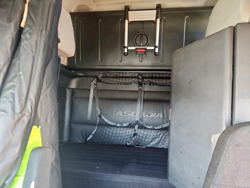 3AKJHHDR7PSUF1366 - 2023 FREIGHTLINER CASCADIA 1 WHITE photo 6