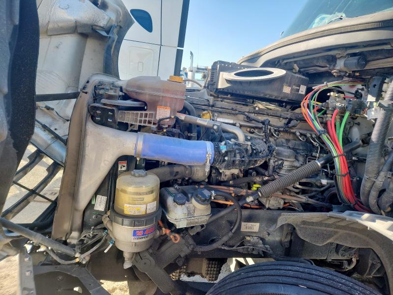 3AKJHHDR7PSUF1366 - 2023 FREIGHTLINER CASCADIA 1 WHITE photo 7