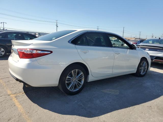 4T1BF1FK7FU103533 - 2015 TOYOTA CAMRY LE WHITE photo 3