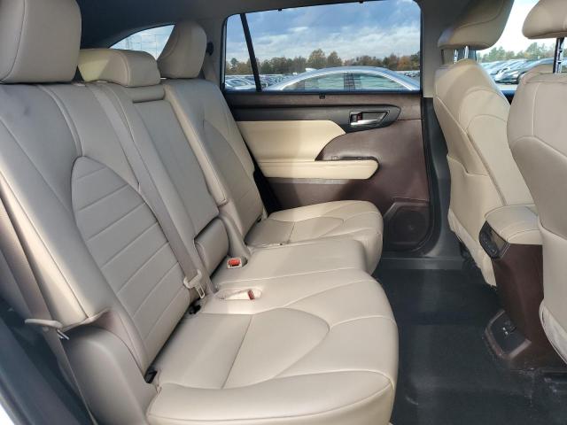 5TDHZRBHXMS130581 - 2021 TOYOTA HIGHLANDER XLE Beyaz fotoğraf 11