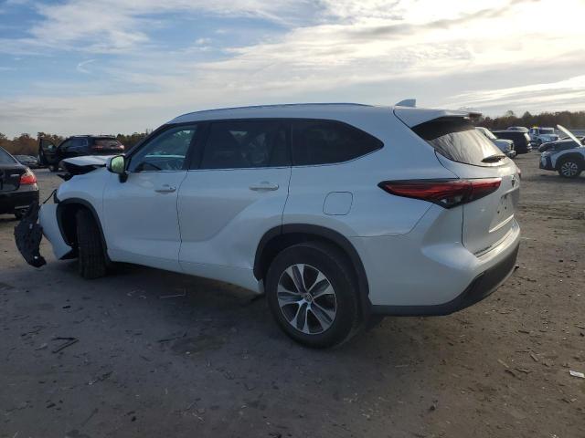 5TDHZRBHXMS130581 - 2021 TOYOTA HIGHLANDER XLE Beyaz fotoğraf 2