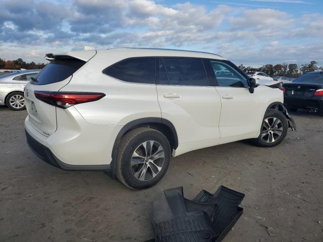 5TDHZRBHXMS130581 - 2021 TOYOTA HIGHLANDER XLE Beyaz fotoğraf 3