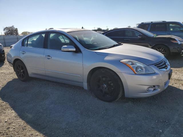1N4AL2AP4AN468083 - 2010 NISSAN ALTIMA BASE SILVER photo 4