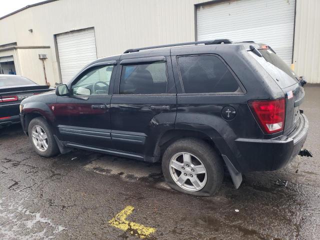 1J4GS48K55C619215 - 2005 JEEP GRAND CHER LAREDO BLACK photo 2