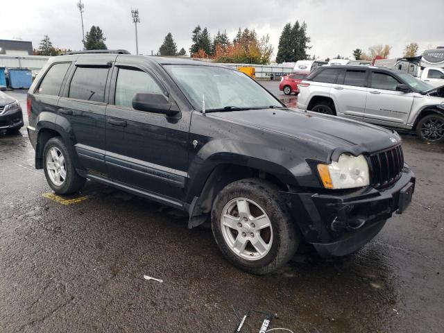 1J4GS48K55C619215 - 2005 JEEP GRAND CHER LAREDO BLACK photo 4