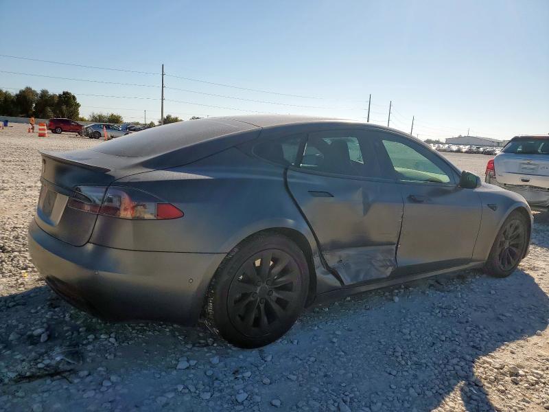 5YJSA1E23HF231686 - 2017 TESLA MODEL S ნაცრისფერი ფოტო 3