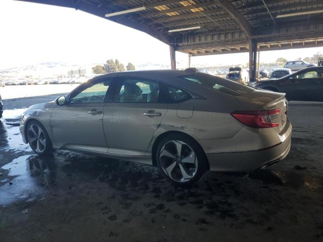 1HGCV1F96JA059237 - 2018 HONDA ACCORD TOURING GOLD photo 2