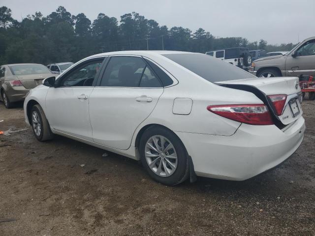 4T1BF1FK2HU811157 - 2017 TOYOTA CAMRY LE 白色 照片 2