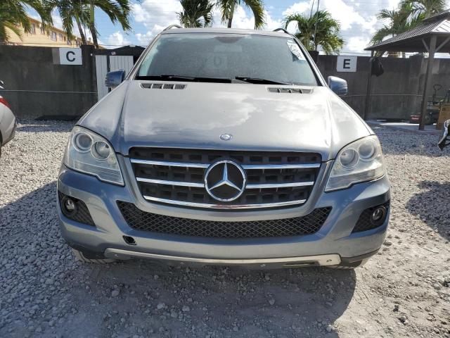4JGBB5GBXBA748030 - 2011 MERCEDES-BENZ ML 350 GRAY photo 5