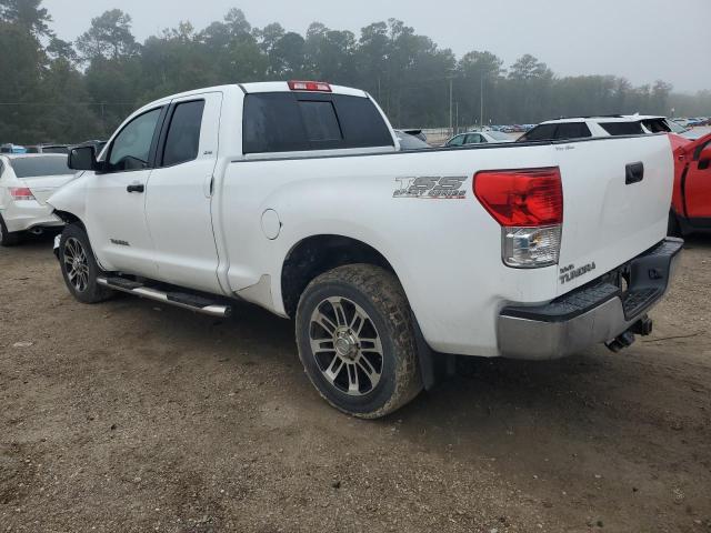 5TFRM5F10CX051213 - 2012 TOYOTA TUNDRA DOUBLE CAB SR5 WHITE photo 2